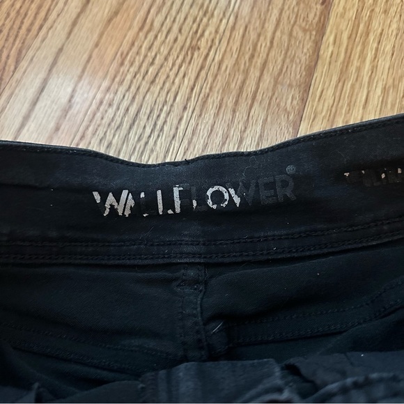 Wallflower Black Rolled Hem Stretch Shorts Juniors size 7 - Picture 3 of 5